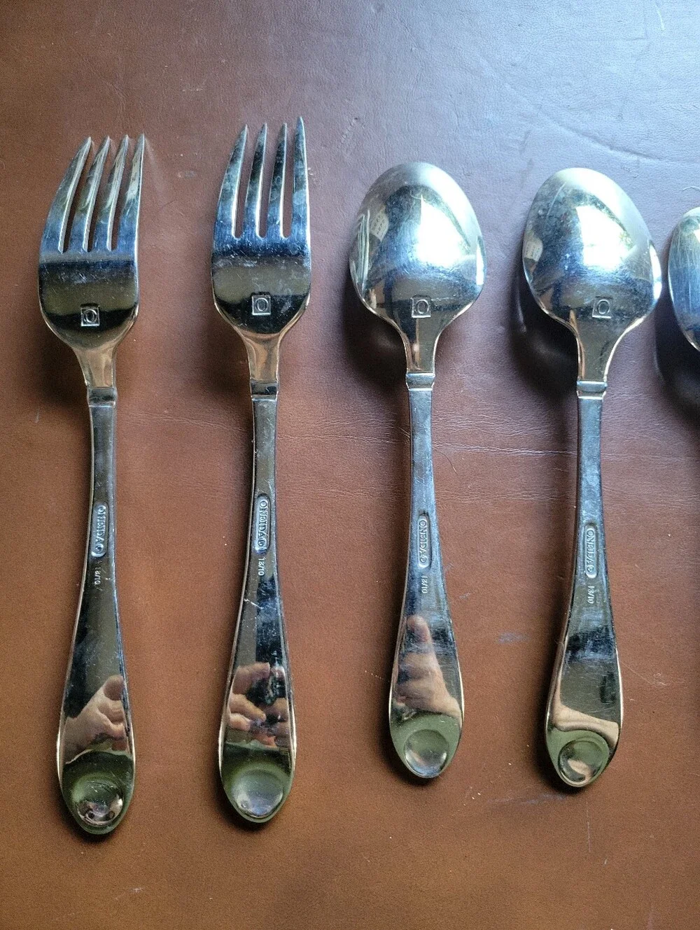 Oneida Polished Silver Stainless Flatware - Forks & Spoons Set